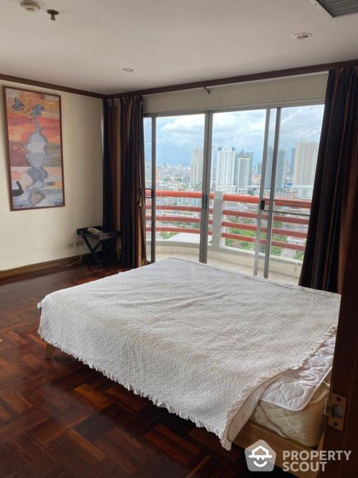 2-BR Condo at Masterview Executive Place Condominium near BTS Krung Thon Buri