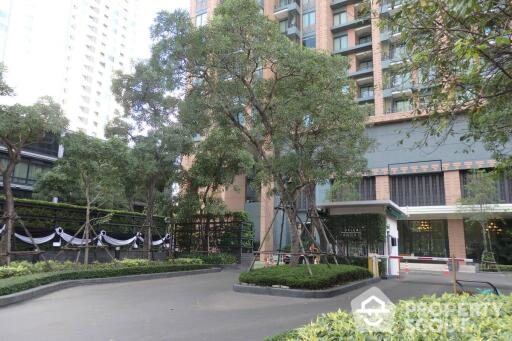 1-BR Condo at Villa Asoke near MRT Phetchaburi