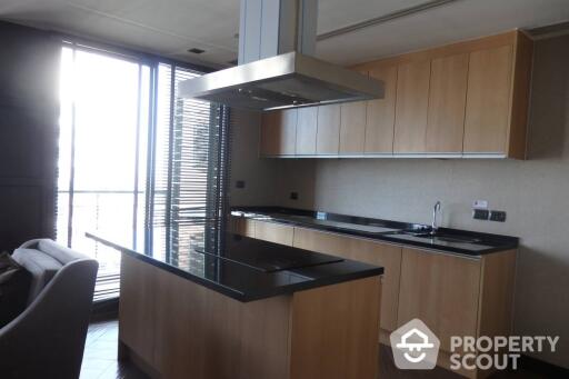 1-BR Condo at Villa Asoke near MRT Phetchaburi