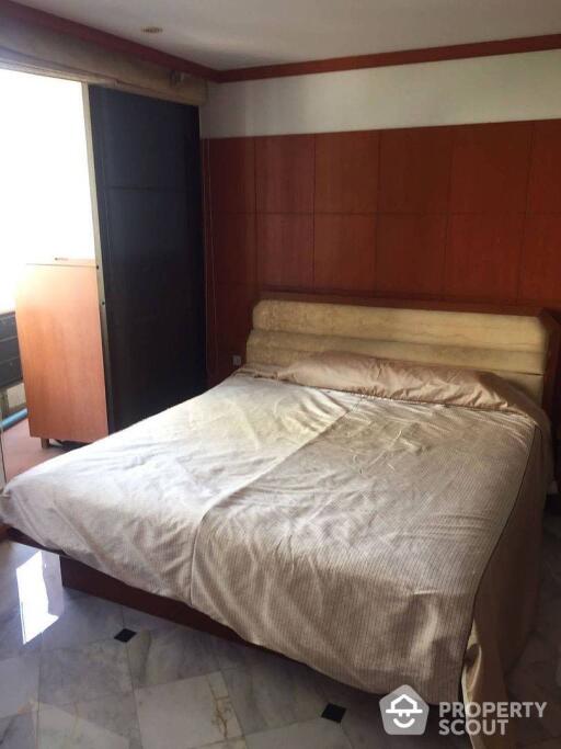 1-BR Condo at Supalai Place Sukhumvit 39 near BTS Phrom Phong (ID 510253)