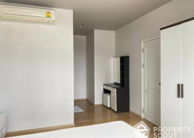 1-BR Condo at Hive Sathorn near BTS Krung Thon Buri