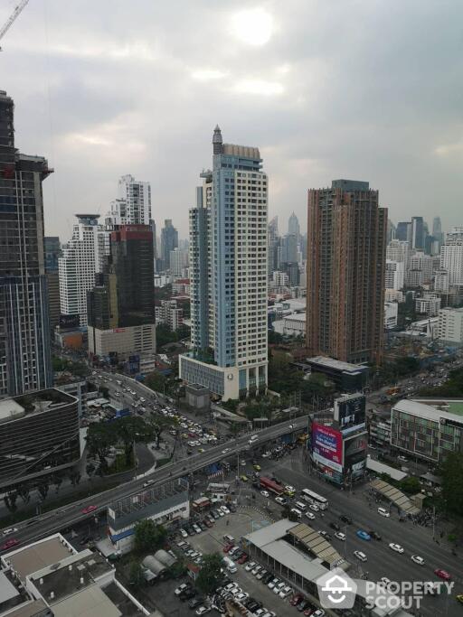 1-BR Condo at Life Asoke near ARL Makkasan