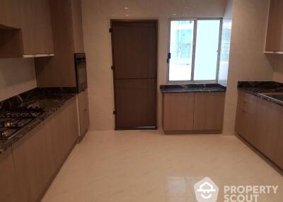 4-BR Condo at Raj Mansion near BTS Phrom Phong (ID 515051)