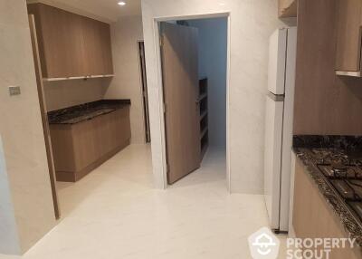 4-BR Condo at Raj Mansion near BTS Phrom Phong (ID 515051)