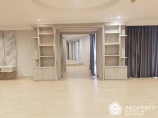 4-BR Condo at Raj Mansion near BTS Phrom Phong (ID 515051)