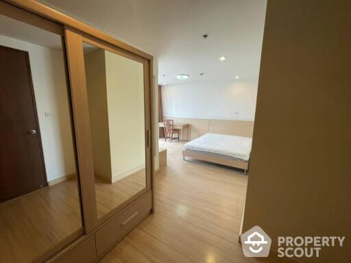 3-BR Apt. near MRT Queen Sirikit National Convention Centre (ID 399926)