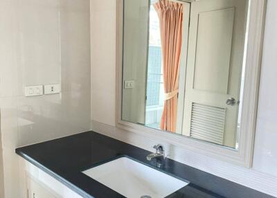 3-BR Apt. near MRT Queen Sirikit National Convention Centre