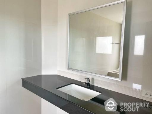 1-BR Apt. near MRT Queen Sirikit National Convention Centre (ID 399918)