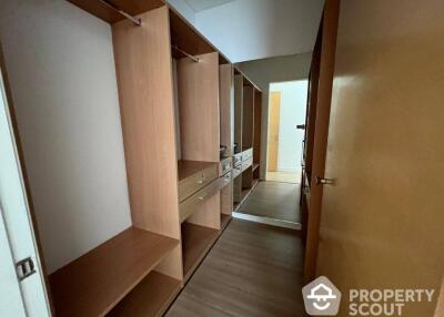 2-BR Condo at Fullerton Sukhumvit near BTS Ekkamai