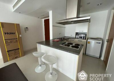 2-BR Condo at Fullerton Sukhumvit near BTS Ekkamai