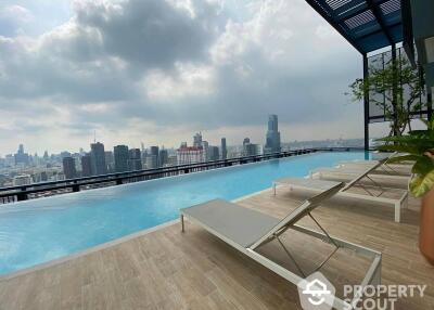 1-BR Condo at Xt Phayathai near BTS Phaya Thai