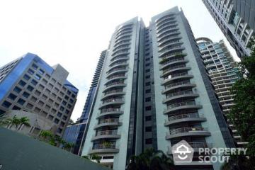 1-BR Condo at Baan Somthavil Condominium near BTS Ratchadamri