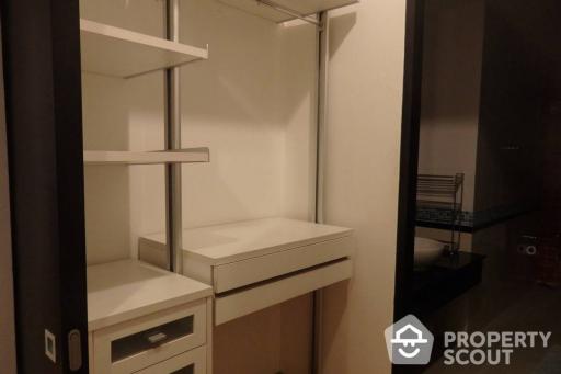 2-BR Condo at Citi Smart Sukhumvit 18 near BTS Asok