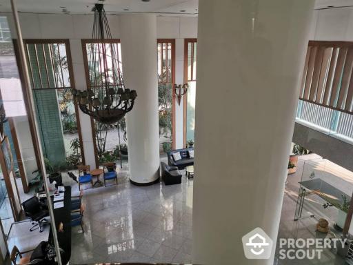 1-BR Condo at Baan Somthavil Condominium near BTS Ratchadamri