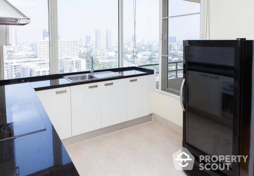 3-BR Condo at Hampton Thonglor 10 near BTS Thong Lor (ID 513443)