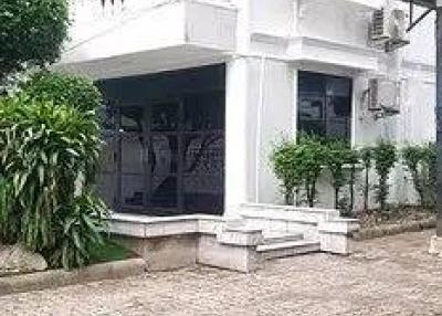 3-BR House near MRT Phra Ram 9 (ID 399932)