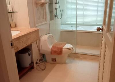 2-BR Serviced Apt. near BTS Chong Nonsi (ID 392858)