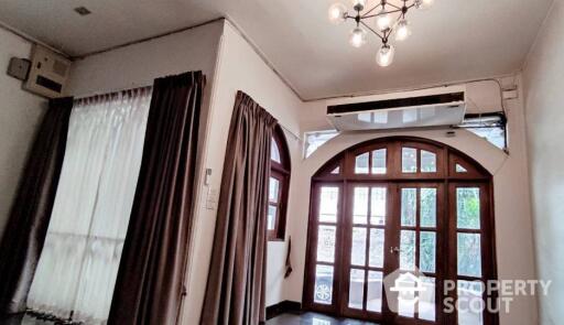 4-BR Townhouse near ARL Ramkhamhaeng (ID 479965)