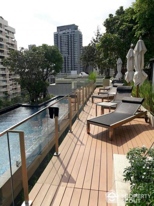 1-BR Condo at Liv @ 49 near BTS Thong Lor