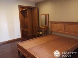 3-BR Apt. near BTS Phloen Chit (ID 512081)