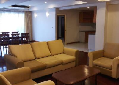 3-BR Apt. near BTS Phloen Chit (ID 512081)