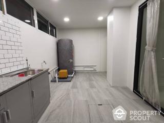 4-BR Townhouse near BTS Surasak (ID 513746)