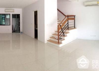 4-BR Townhouse near BTS Surasak (ID 513746)