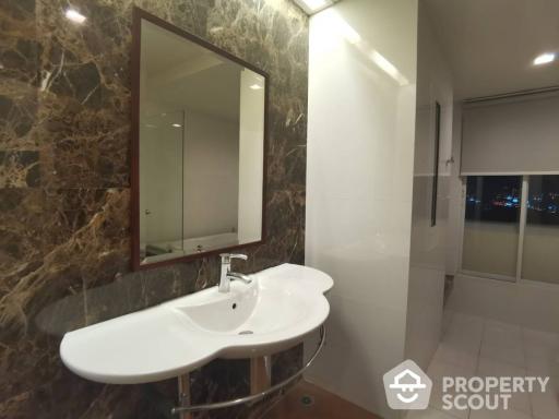 2-BR Condo at Newton Tower Condominium near BTS Nana (ID 514932)