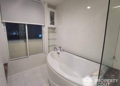 2-BR Condo at Newton Tower Condominium near BTS Nana (ID 514932)