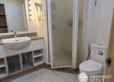 Studio Condo at Baan Siri Sathorn Yenakard Condominium near MRT Khlong Toei