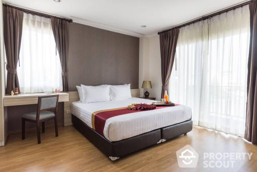 2-BR Serviced Apt. near BTS Phra Khanong