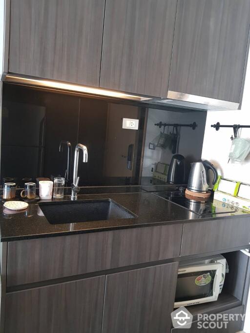 1-BR Condo at Via 49 near BTS Phrom Phong (ID 515339)