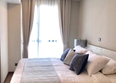 1-BR Condo at Na Vara Residence near BTS Chit Lom (ID 513616)