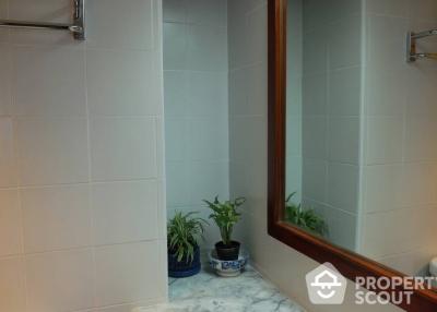 2-BR Condo at Siphaya River View Condominium near MRT Hua Lamphong