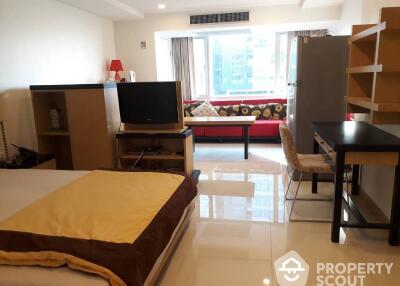 Studio Condo at The Trendy Condominium near BTS Nana