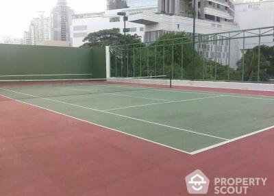 2-BR Condo at Baan Suanpetch Condominium near BTS Phrom Phong (ID 511869)