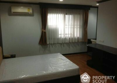 2-BR Condo at Baan Suanpetch Condominium near BTS Phrom Phong (ID 511869)