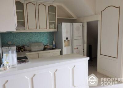 1-BR Condo at The Emporio Place near BTS Phrom Phong