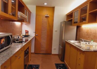 2-BR Apt. near MRT Lumphini (ID 512287)