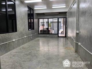 Commercial for Rent in Yan Nawa