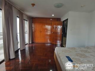 2-BR Condo at Richmond Palace Condominium near BTS Phrom Phong (ID 513693)