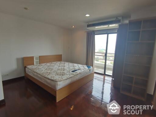 2-BR Condo at Richmond Palace Condominium near BTS Phrom Phong (ID 513693)