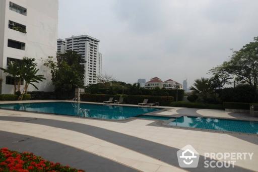 3-BR Condo at D.S. Tower 2 Sukhumvit 39 Condominium near MRT Sukhumvit