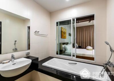 2-BR Condo near MRT Khlong Toei