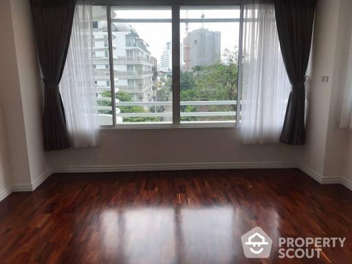 4-BR Condo at P.R. Home Ii near BTS Thong Lor (ID 513392)