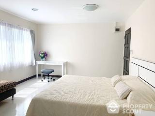 1-BR Apt. near BTS Ekkamai (ID 408819)