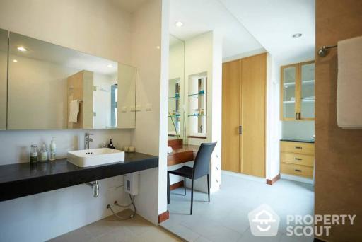 3-BR Apt. near ARL Ramkhamhaeng (ID 399956)