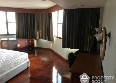 2-BR Condo at Lake Avenue Sukhumvit 16 near BTS Asok