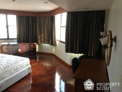 2-BR Condo at Lake Avenue Sukhumvit 16 near BTS Asok