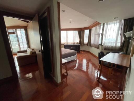 2-BR Condo at Lake Avenue Sukhumvit 16 near BTS Asok